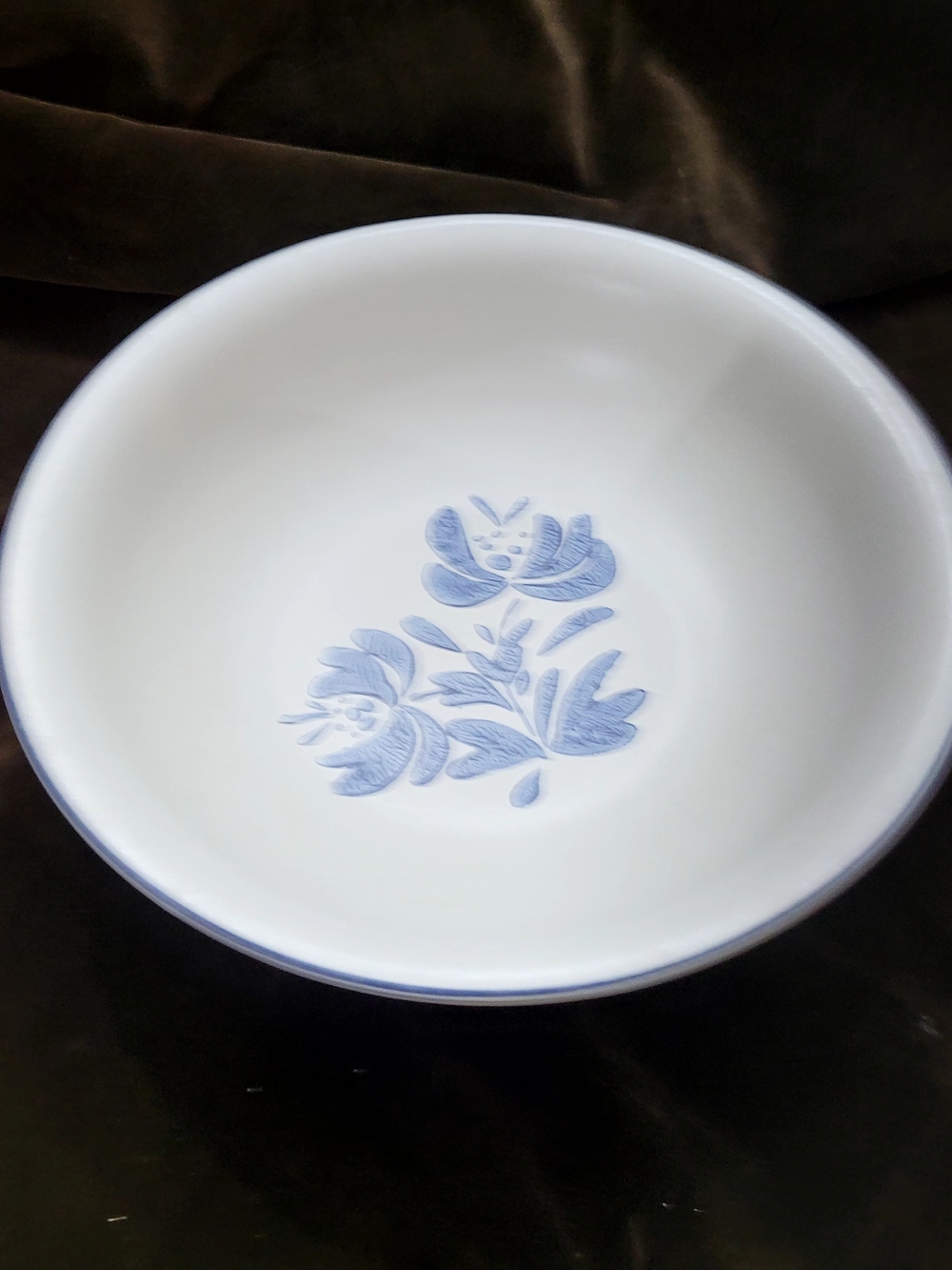 Pfaltzgraph Yorktowne stoneware vegetable serving bowl